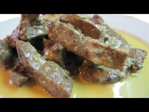 Печень тушеная в сметане, быстро, вкусно и просто. Рецепт приготовления говяжьей печени